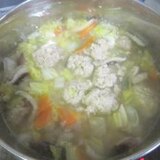 簡単♪手作りつくねで白菜たっぷりスープ